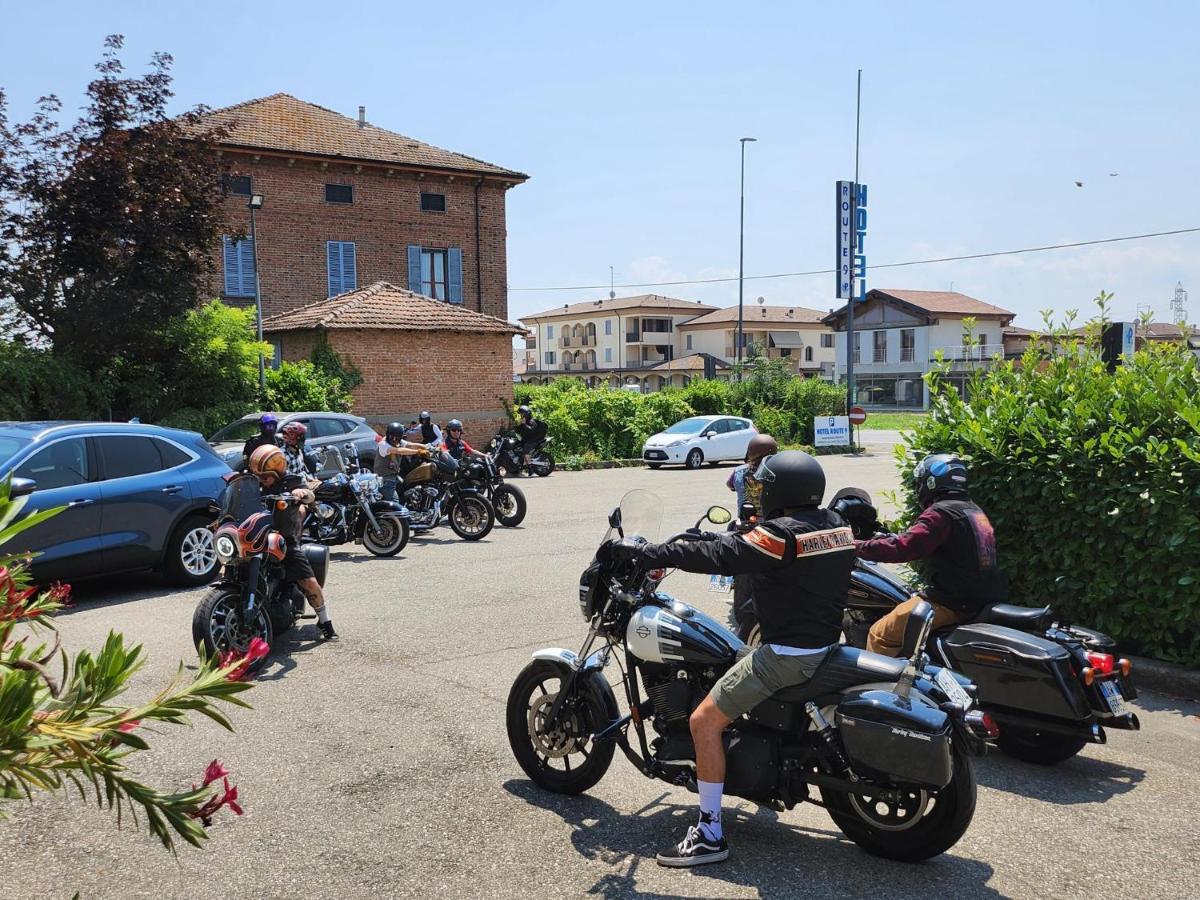 Hotel Route 9 Cadeo Kültér fotó