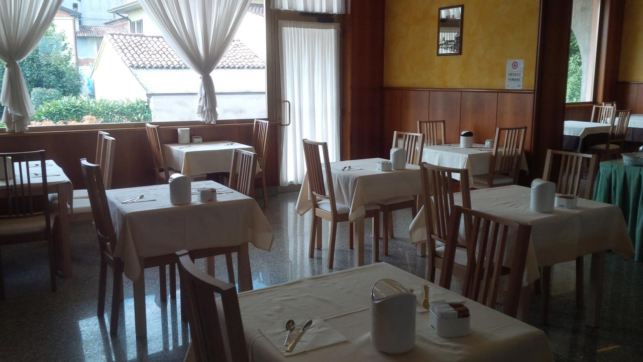 Hotel Route 9 Cadeo Kültér fotó