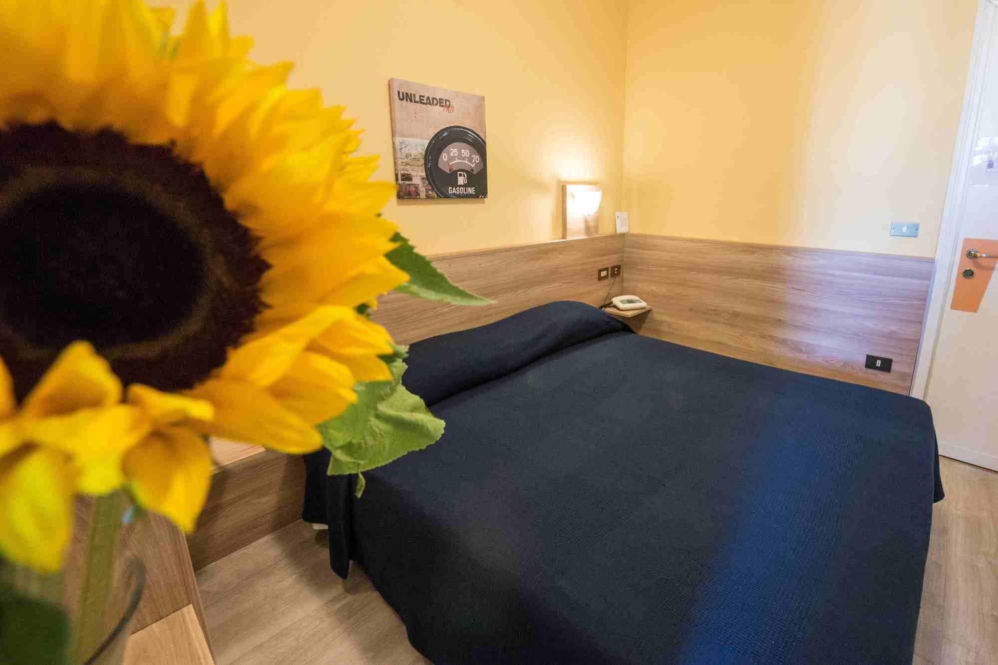 Hotel Route 9 Cadeo Kültér fotó