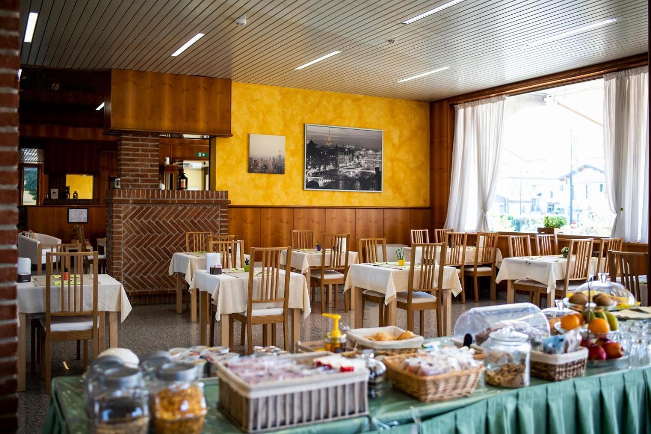 Hotel Route 9 Cadeo Kültér fotó