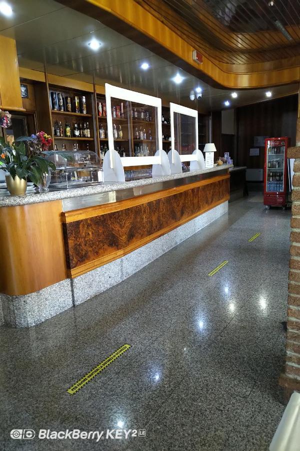 Hotel Route 9 Cadeo Kültér fotó